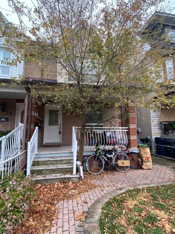 37 Gillespie Avenue - Photo 1