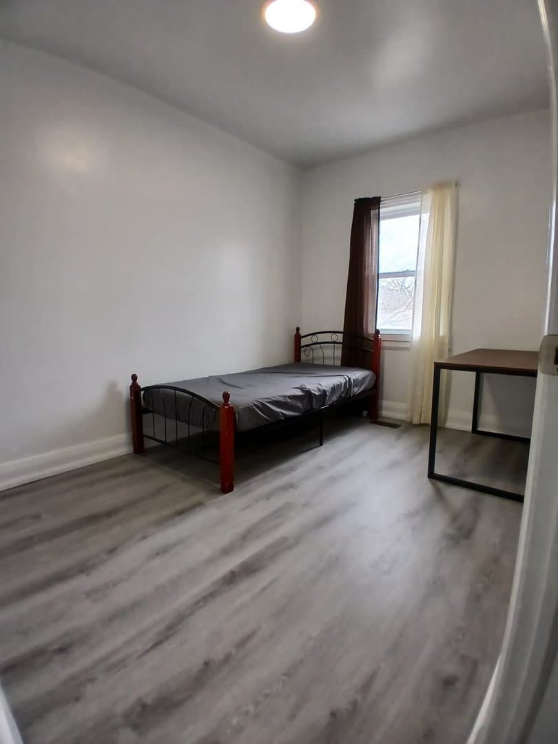 196 Markham Street - Photo 1