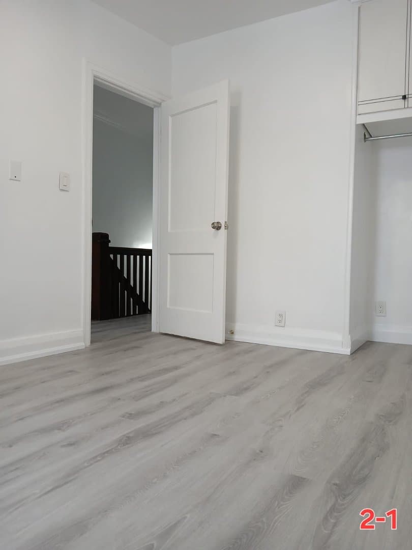 196 Markham Street - Photo 2