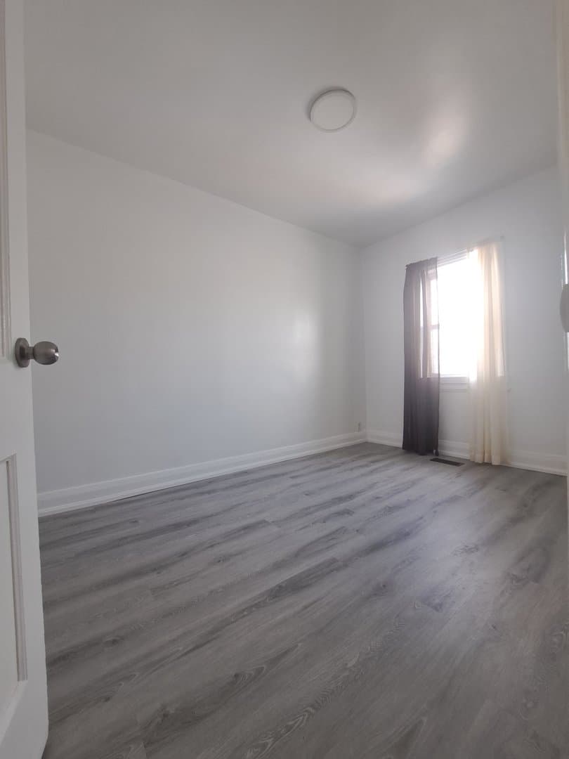 196 Markham Street - Photo 3