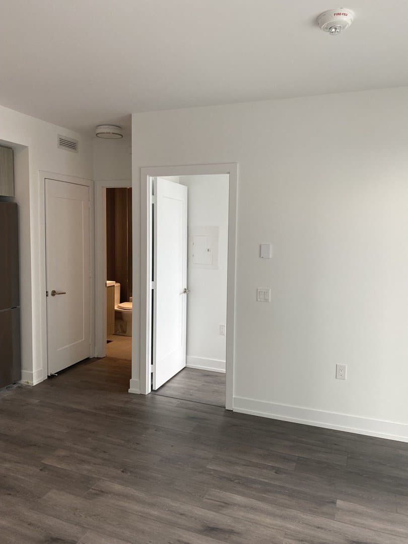 585 Bloor Street East - Photo 3
