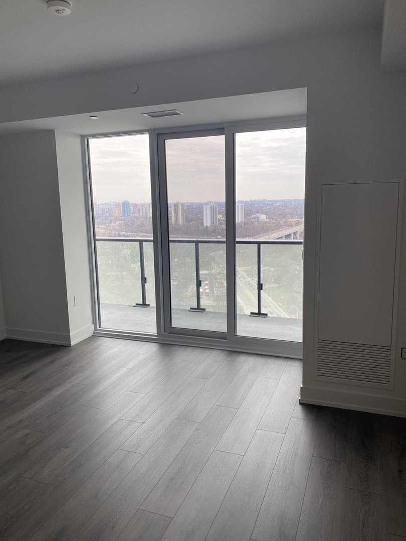 585 Bloor Street East - Photo 4