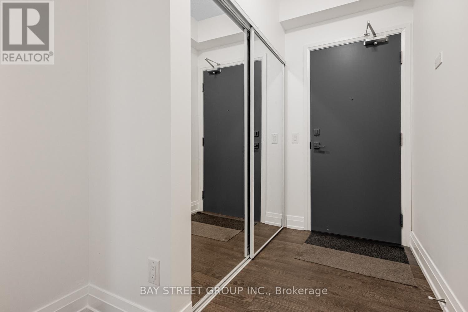 591 Sheppard Avenue - Photo 4