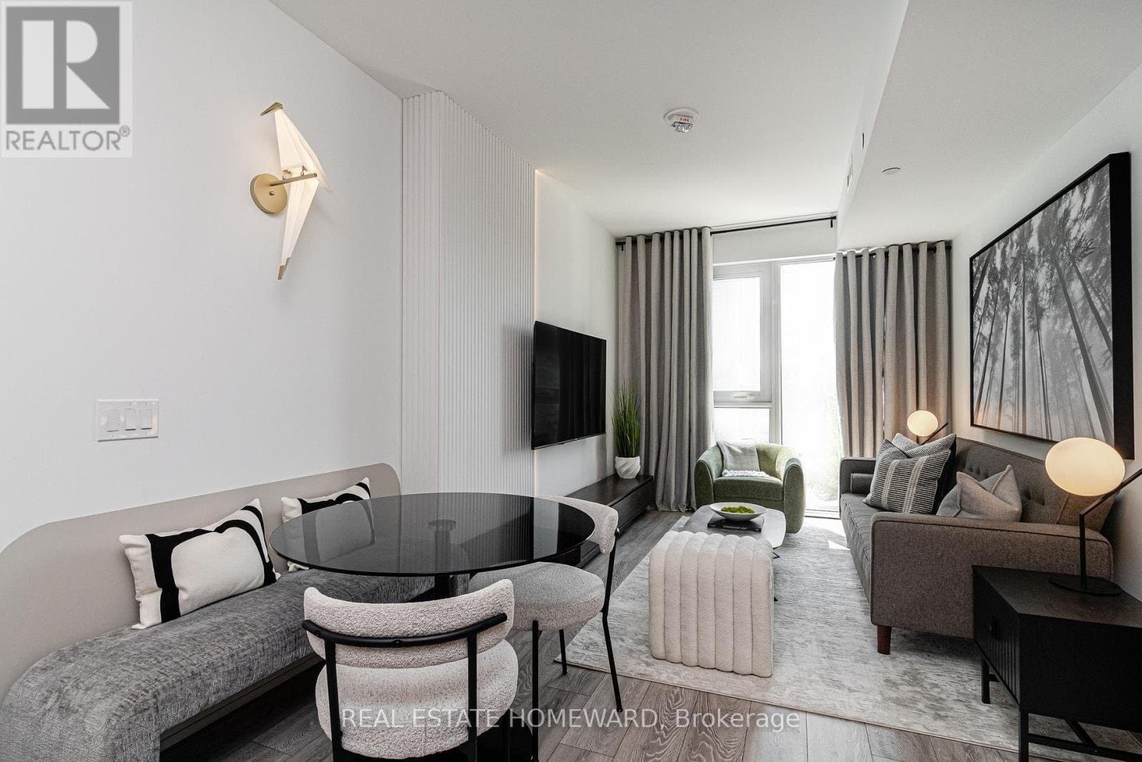 2020 Bathurst Street - Photo 2