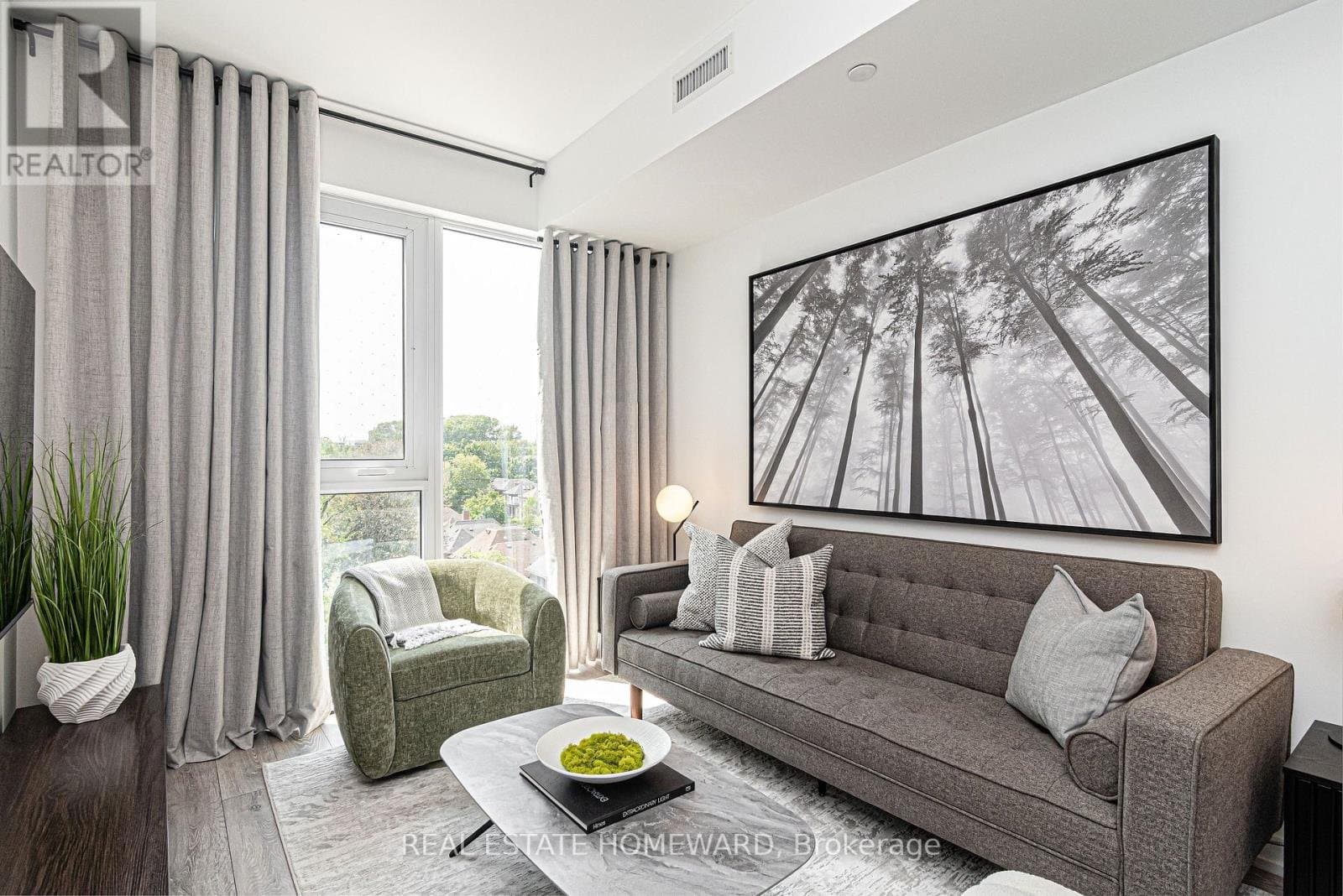 2020 Bathurst Street - Photo 4