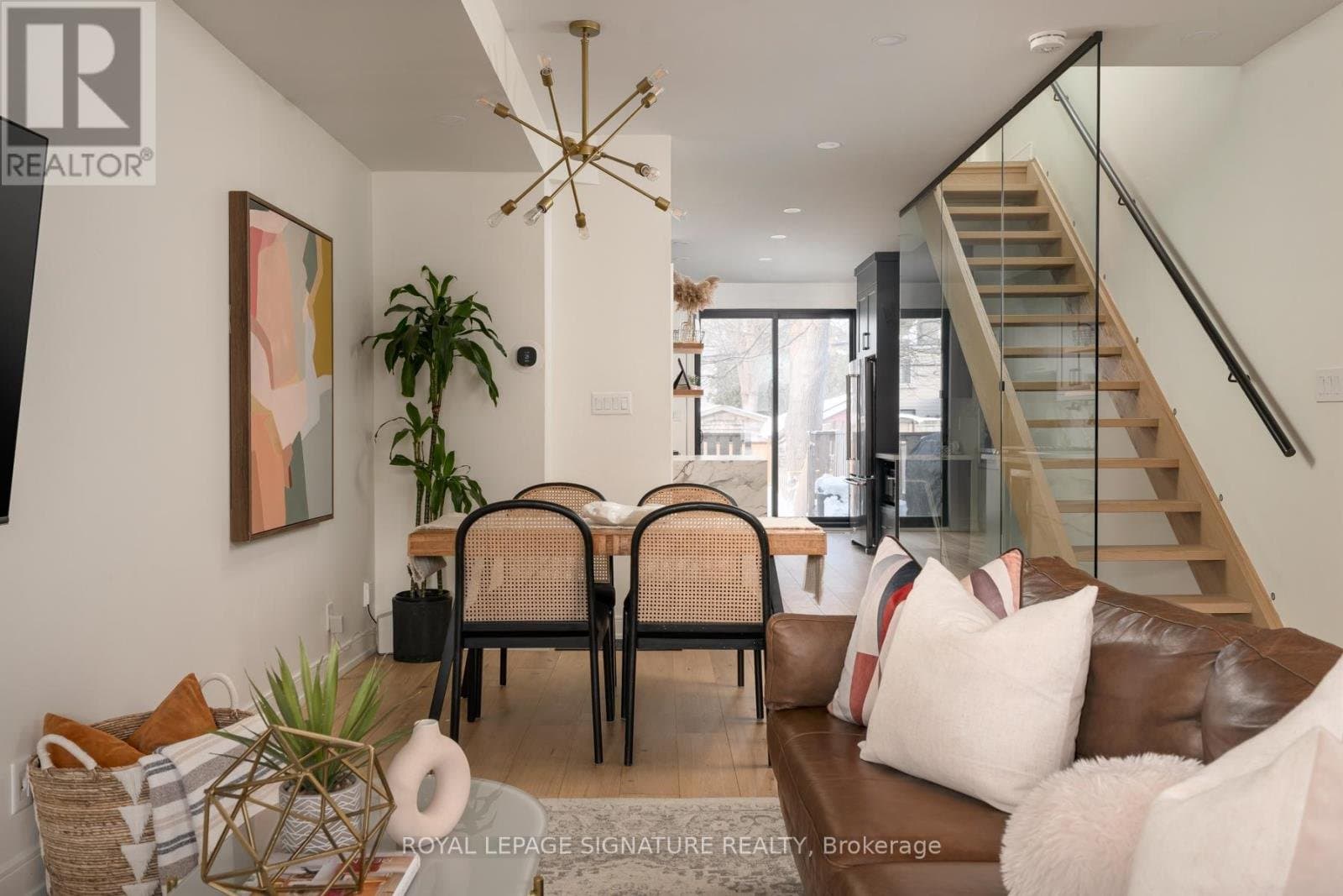 26 Pape Avenue - Photo 2