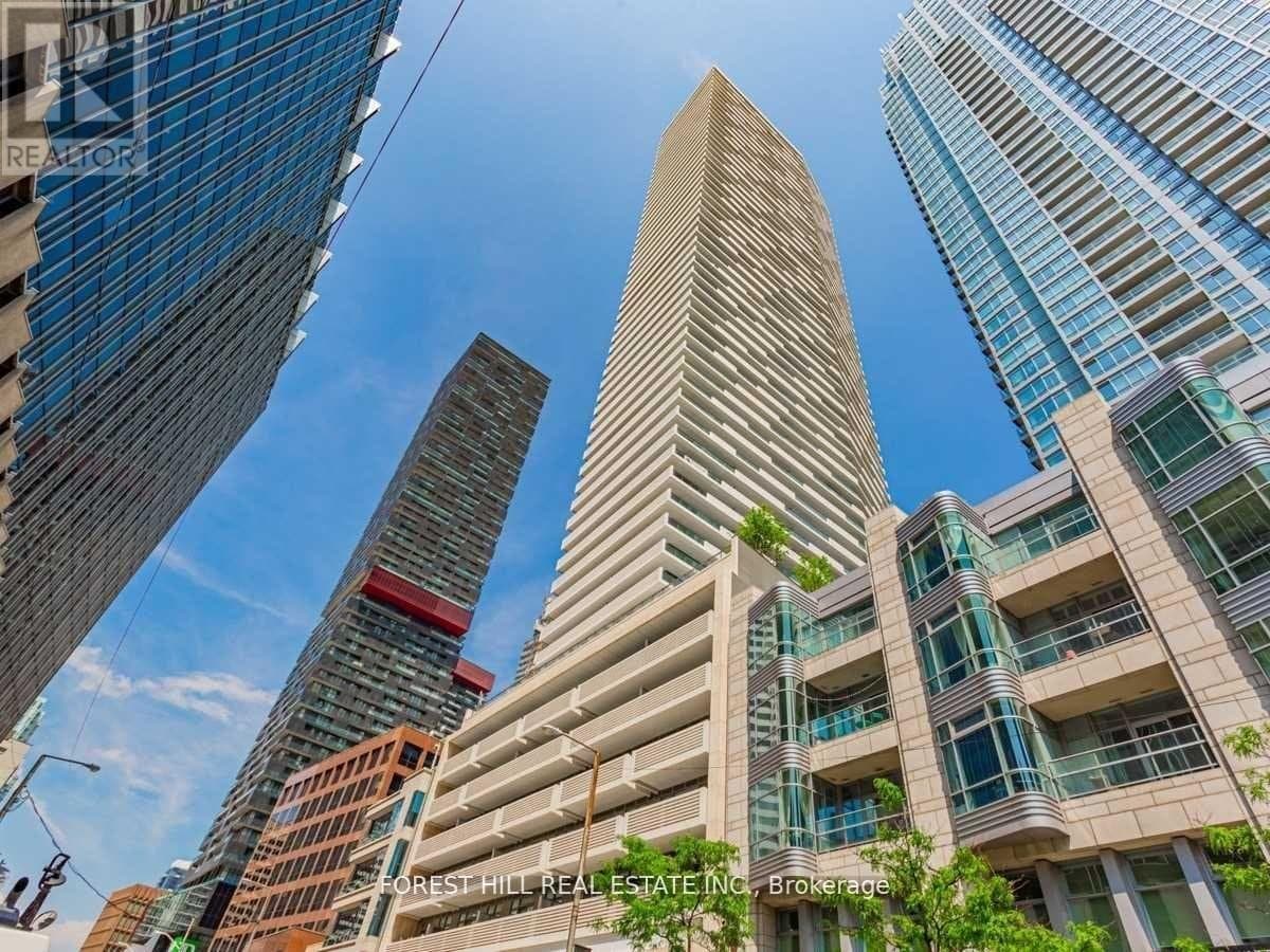 2221 Yonge Street