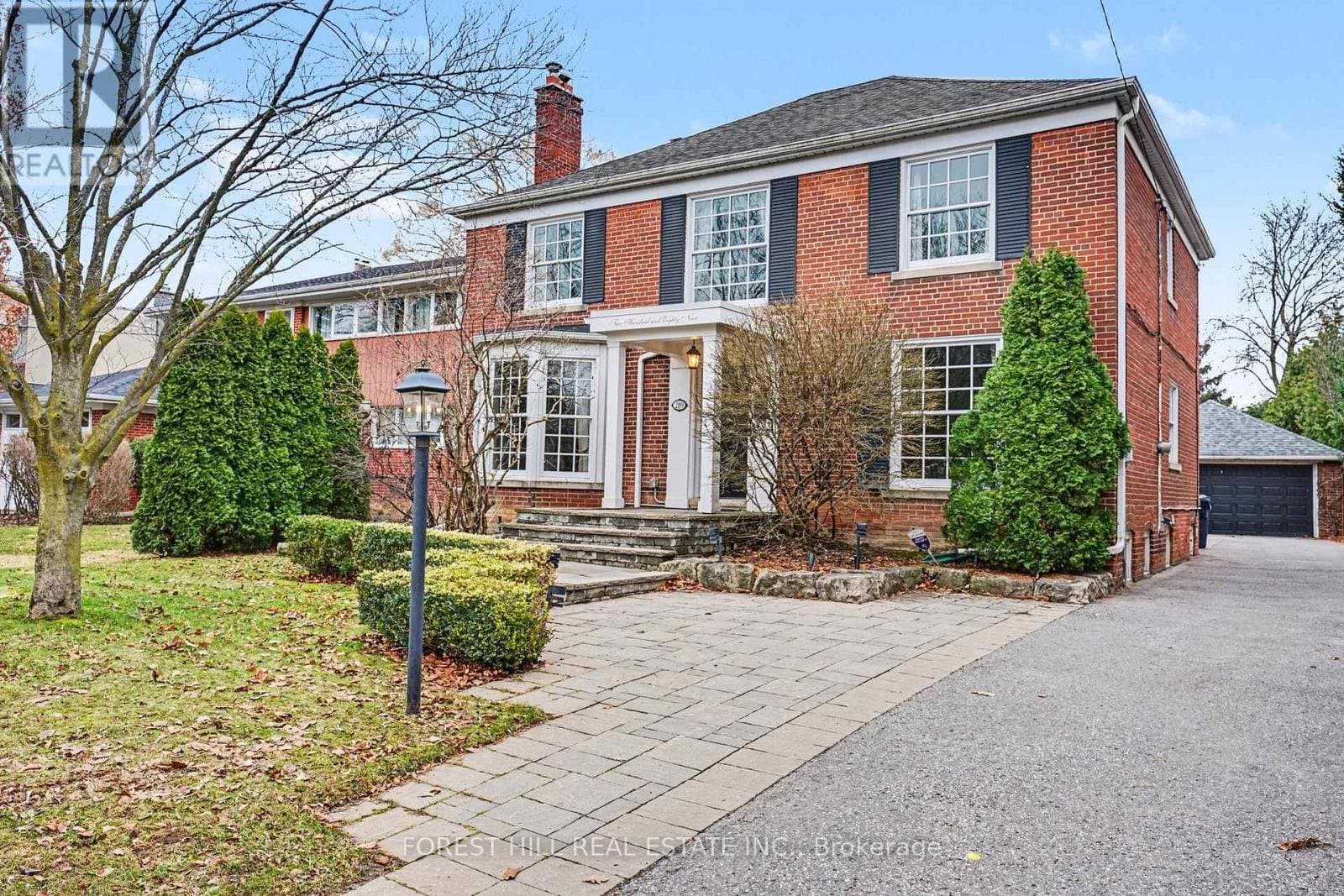289 Glengrove Avenue - Photo 1