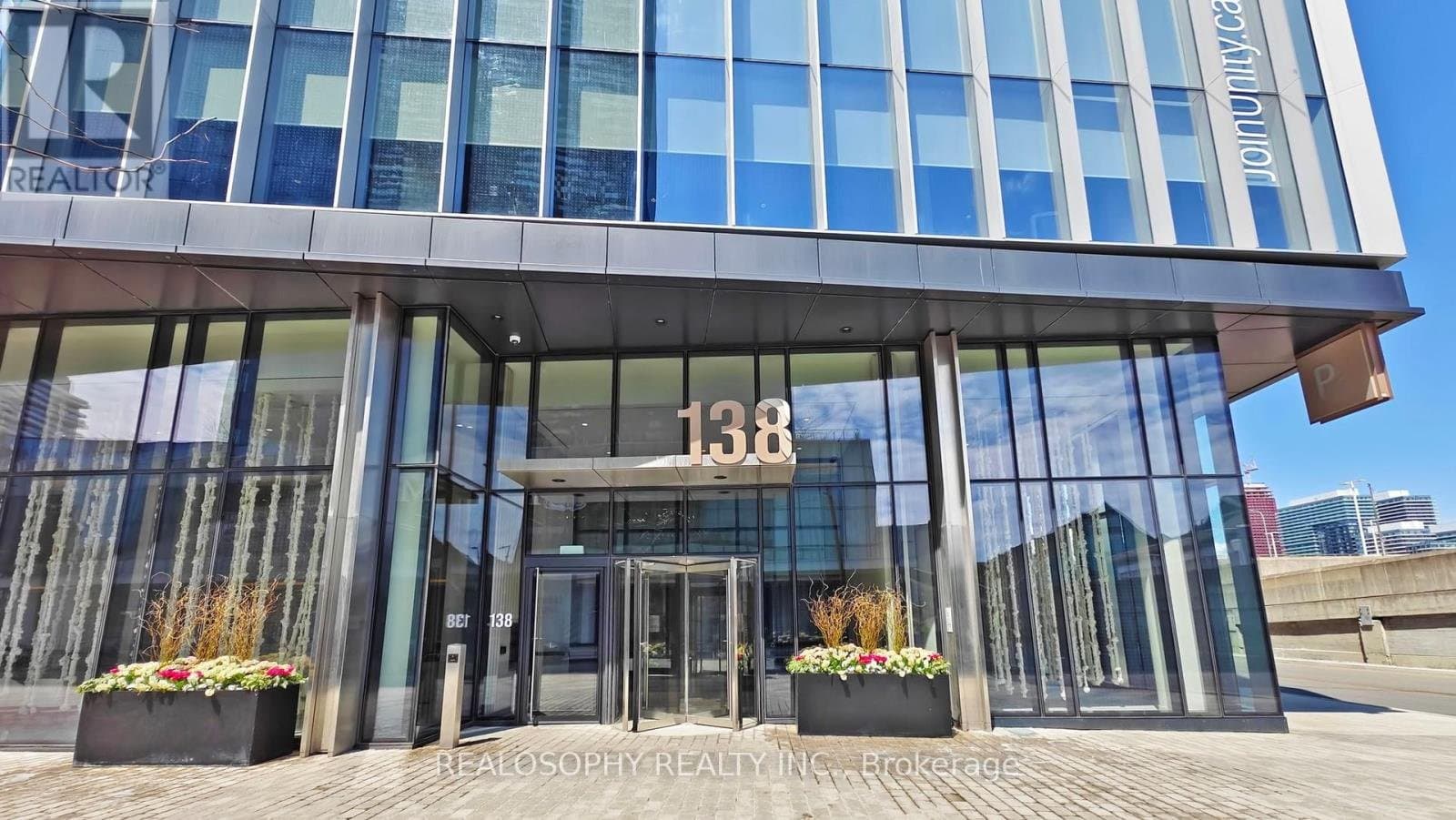 138 Downes Street - Photo 2
