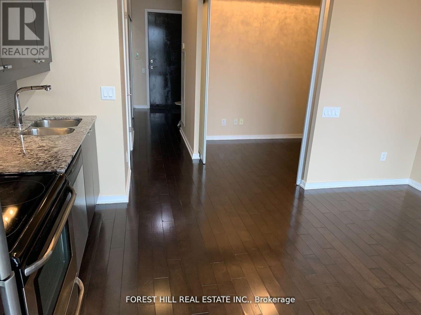 105 The Queensway Avenue - Photo 4