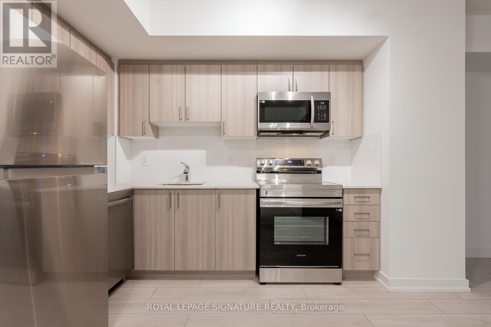 556 Marlee Avenue - Photo 3