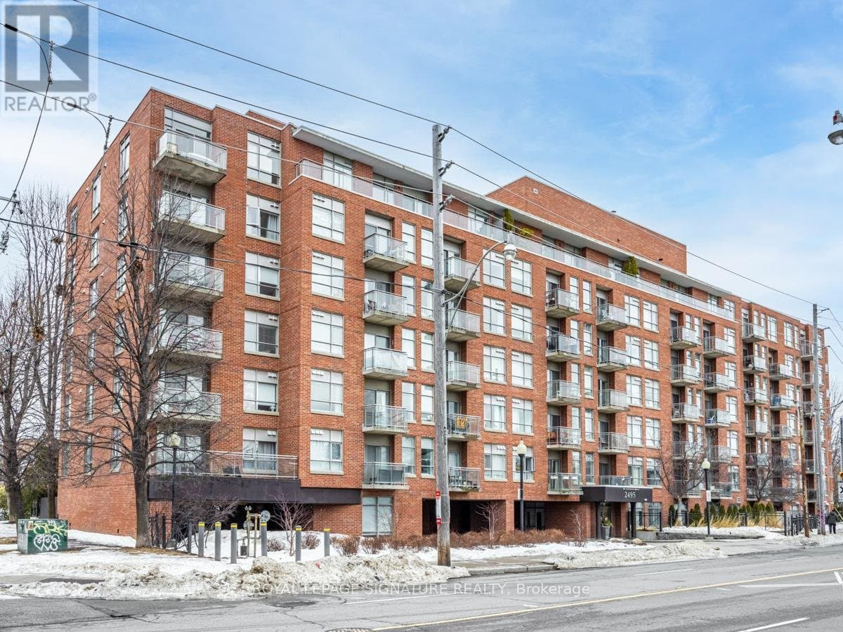 2495 Dundas Street