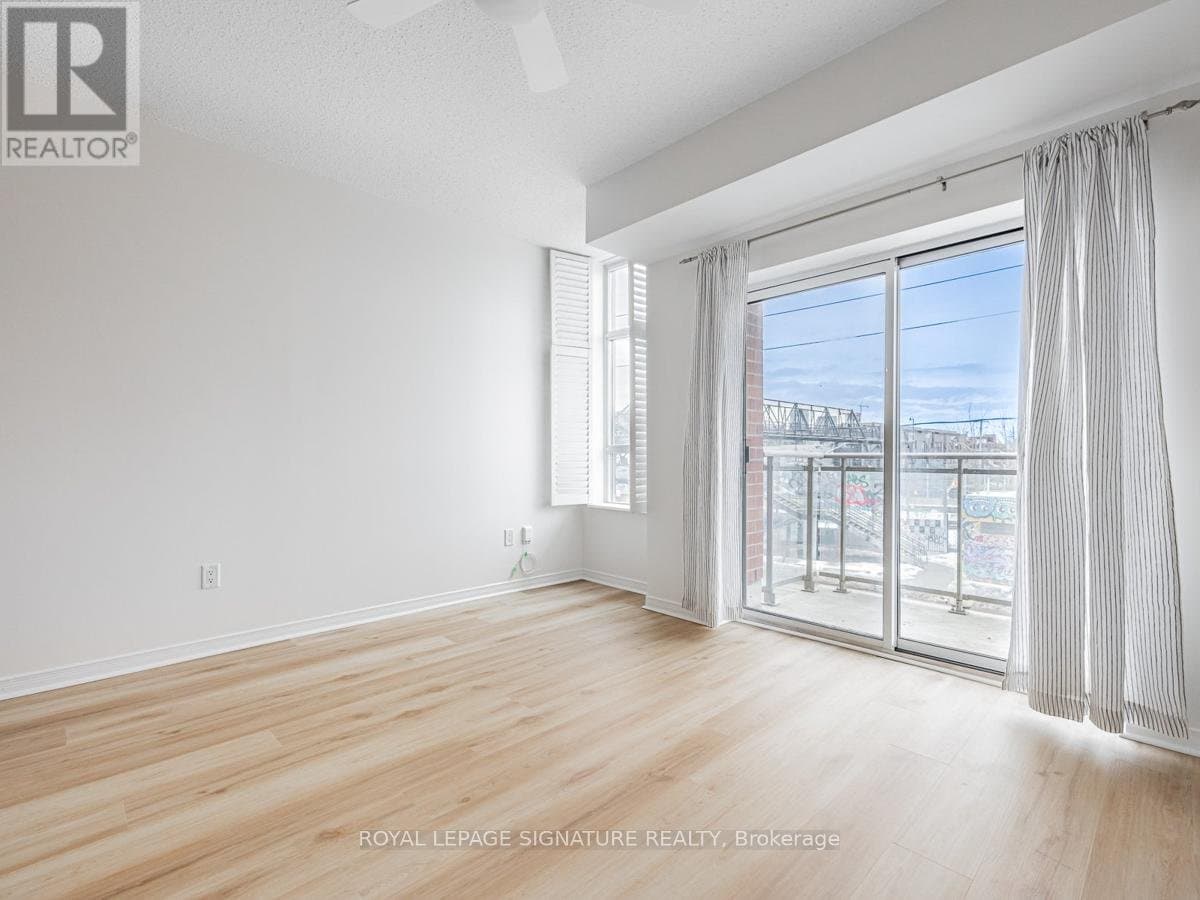 2495 Dundas Street - Photo 3