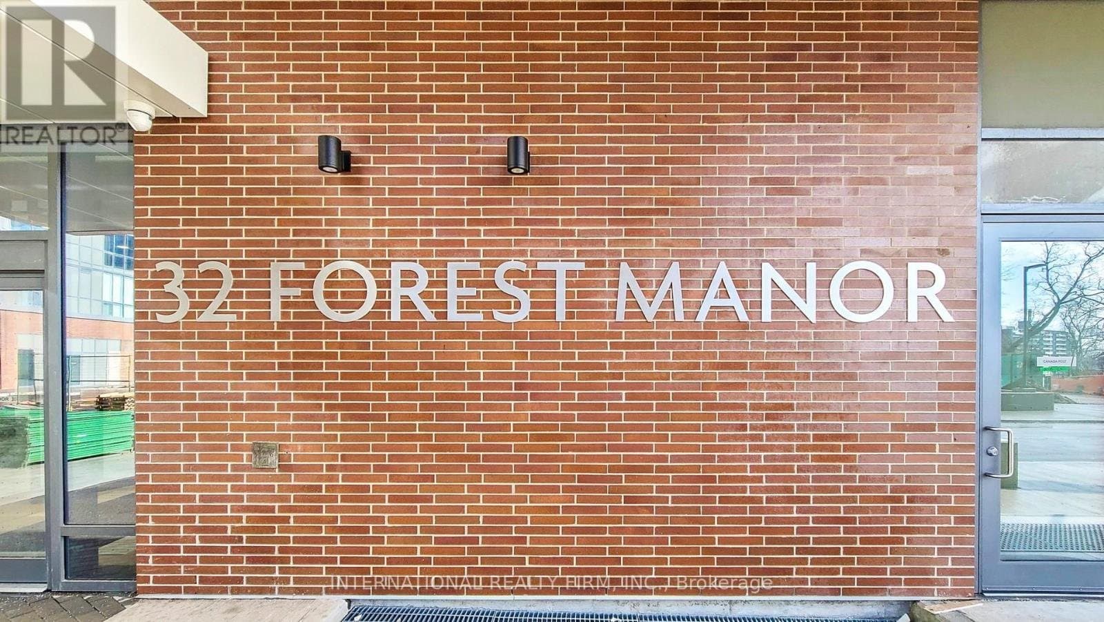 32 Forest Manor Road - Photo 3