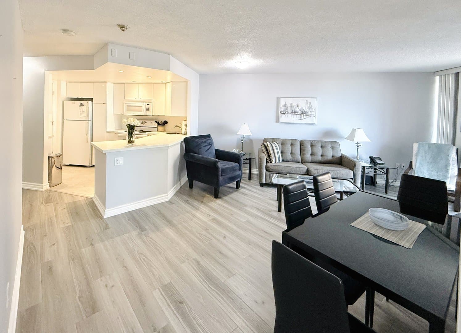 77 Maitland Place - Photo 2