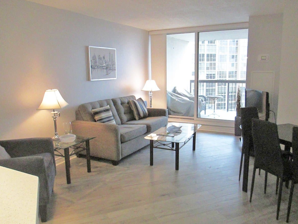 77 Maitland Place - Photo 4