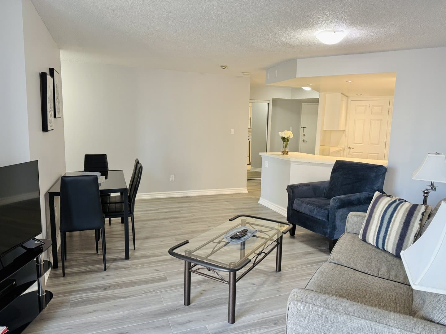 77 Maitland Place - Photo 3