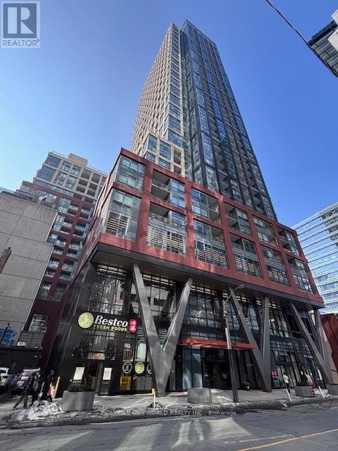 108 Peter Street