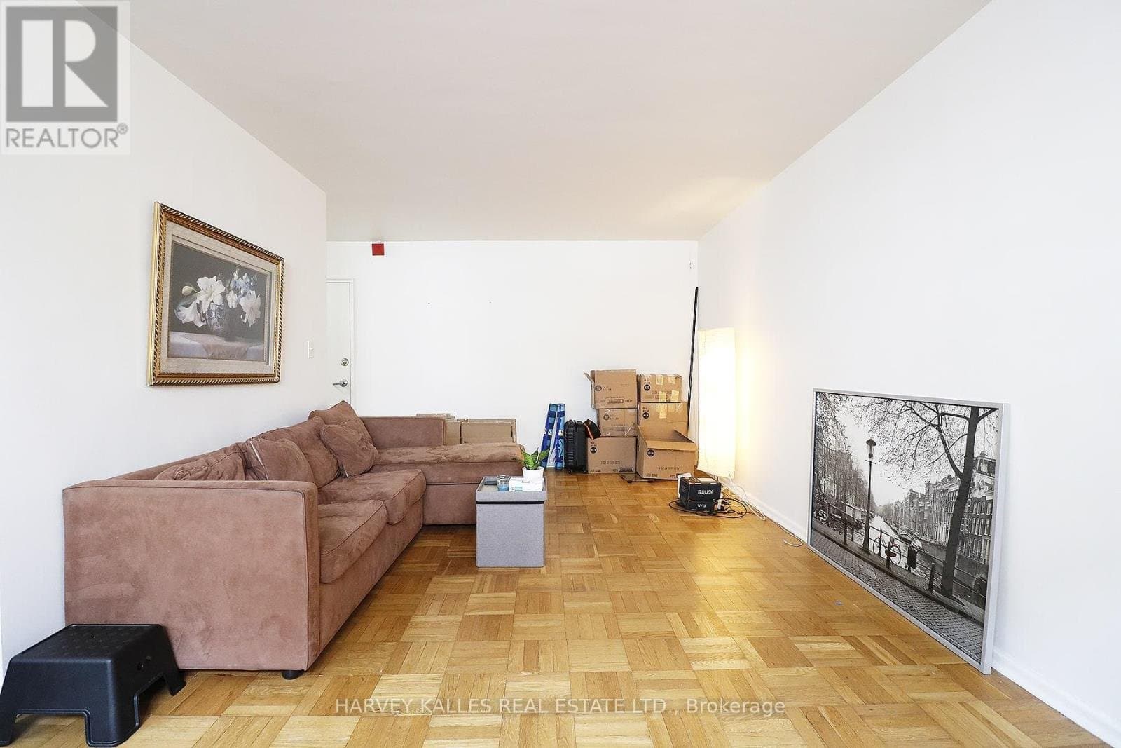 1751 Victoria Pk Avenue - Photo 3