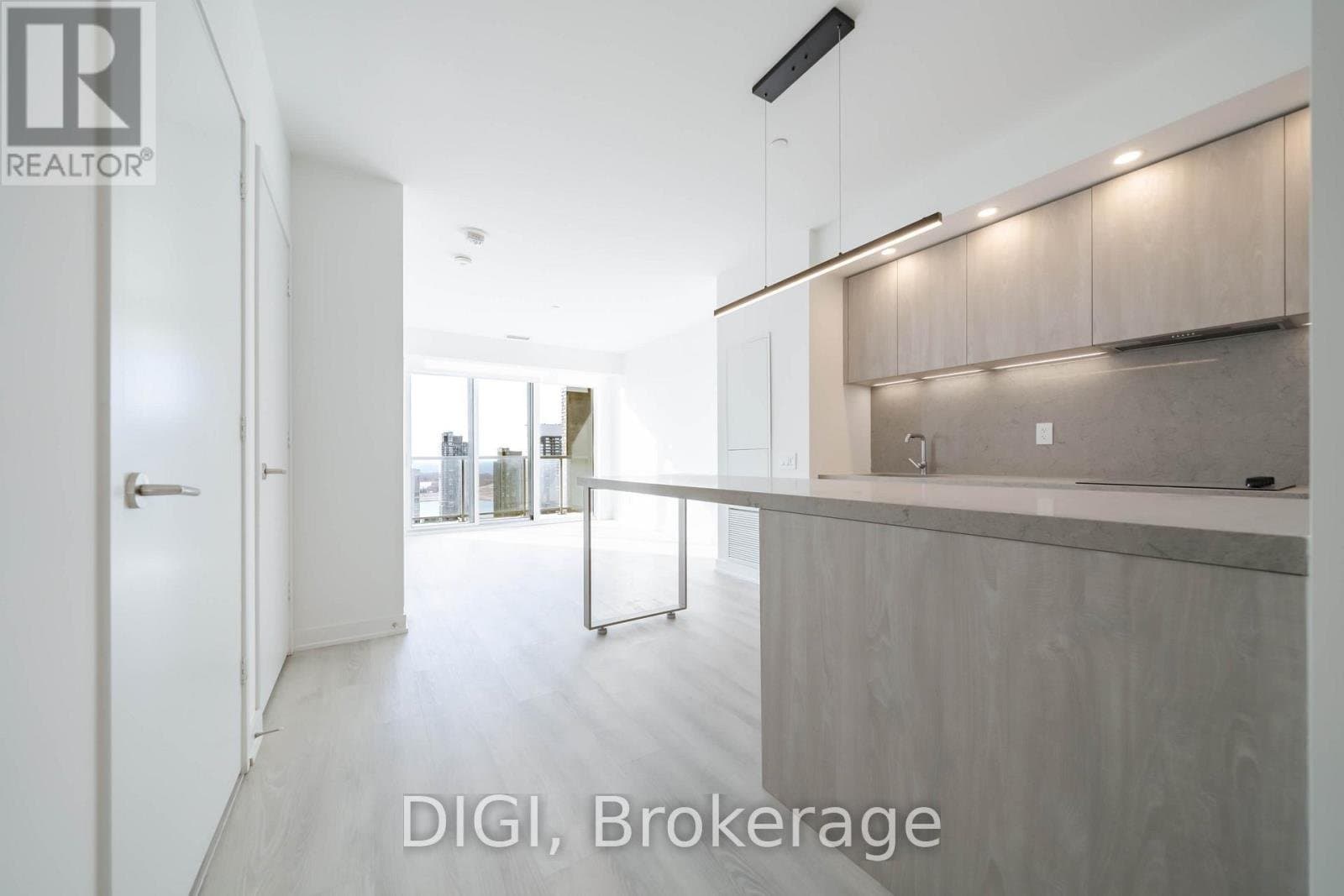 57 Spadina Avenue - Photo 1