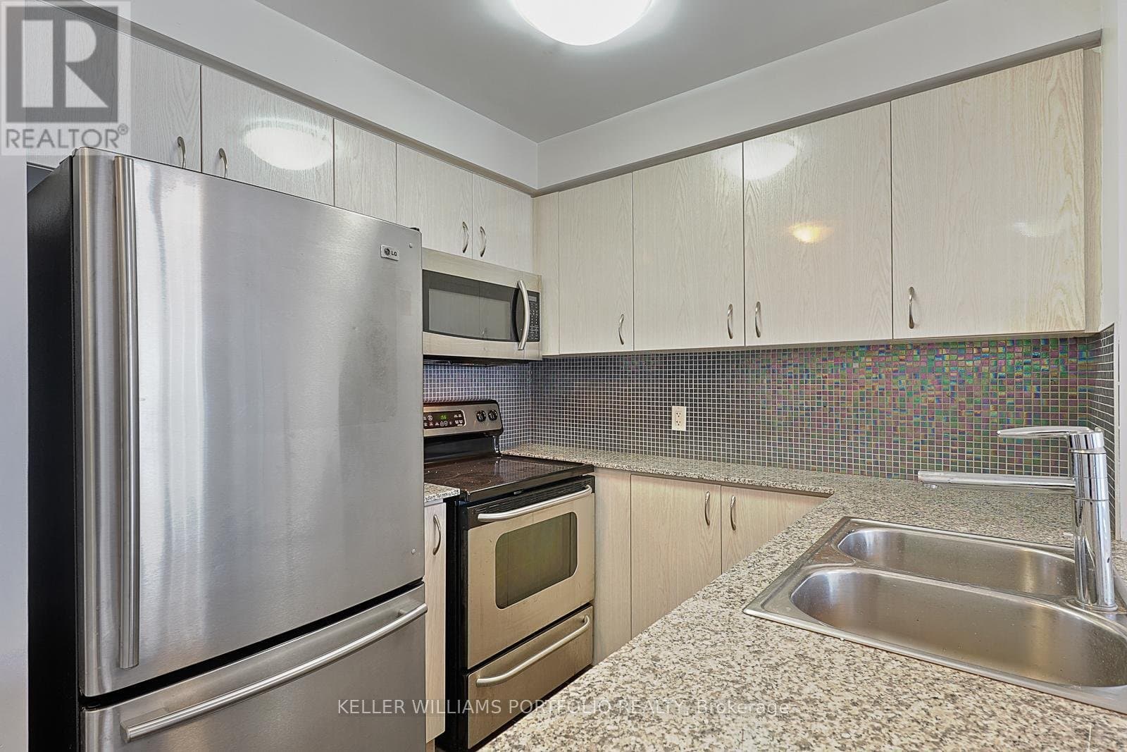 5791 Yonge Street - Photo 4