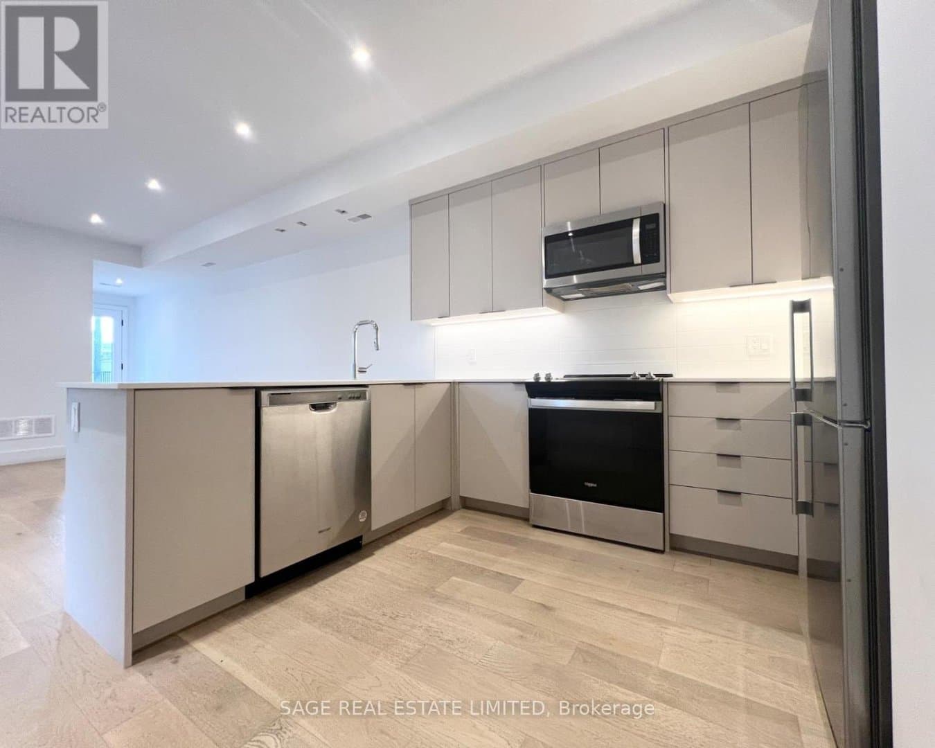 909 Castlefield Avenue - Photo 4