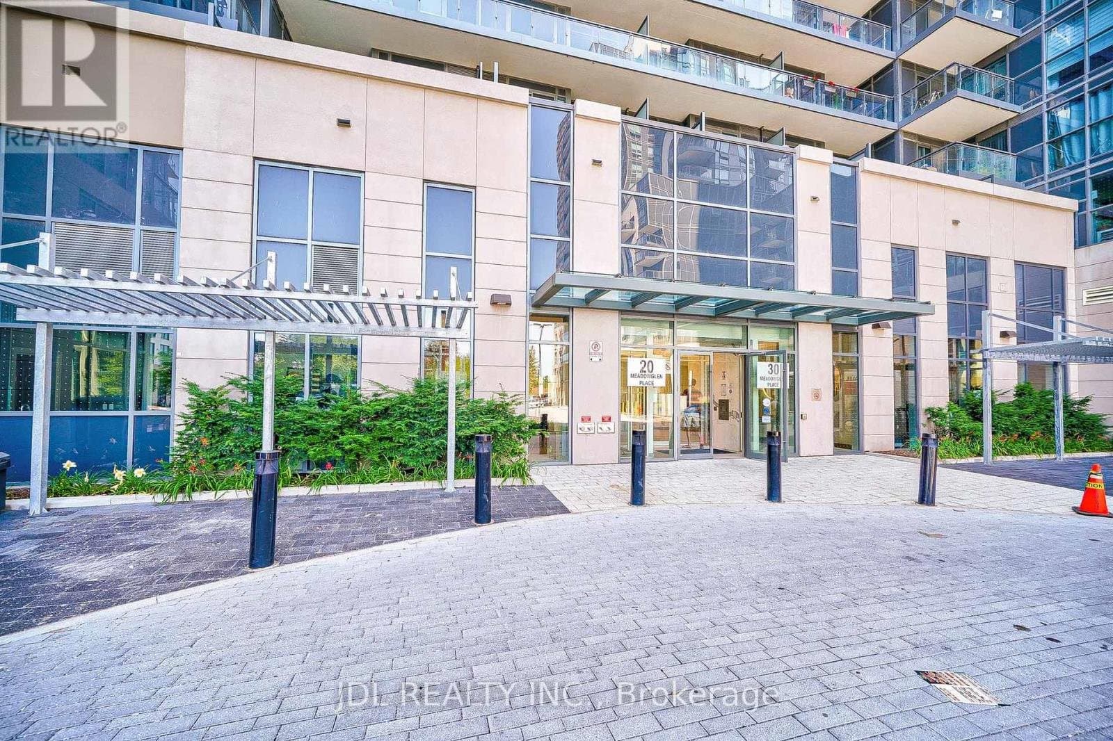 20 Meadowglen Place - Photo 3