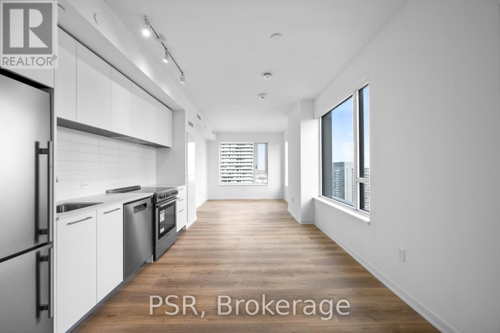 101 Roehampton Avenue - Photo 3