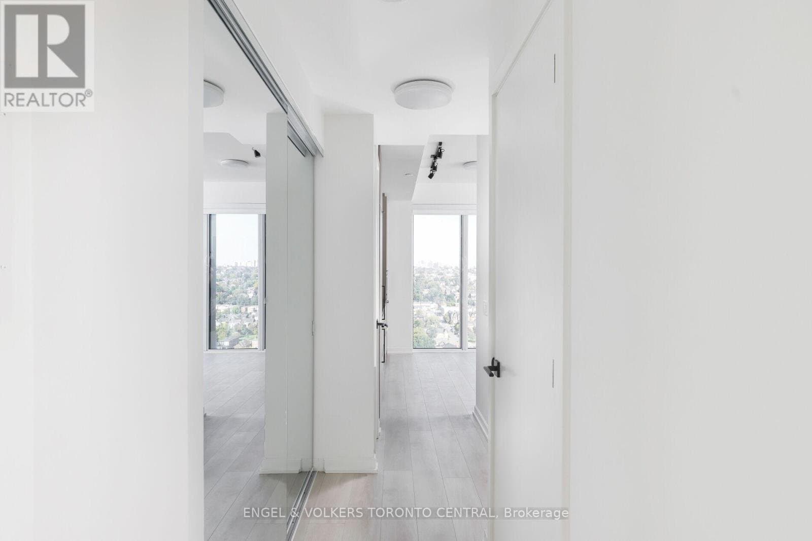 1245 Dupont Street - Photo 3