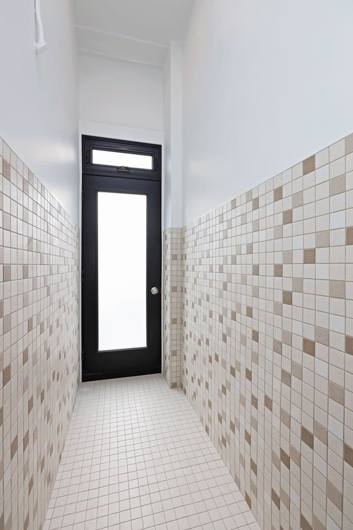 884 Danforth Avenue - Photo 3