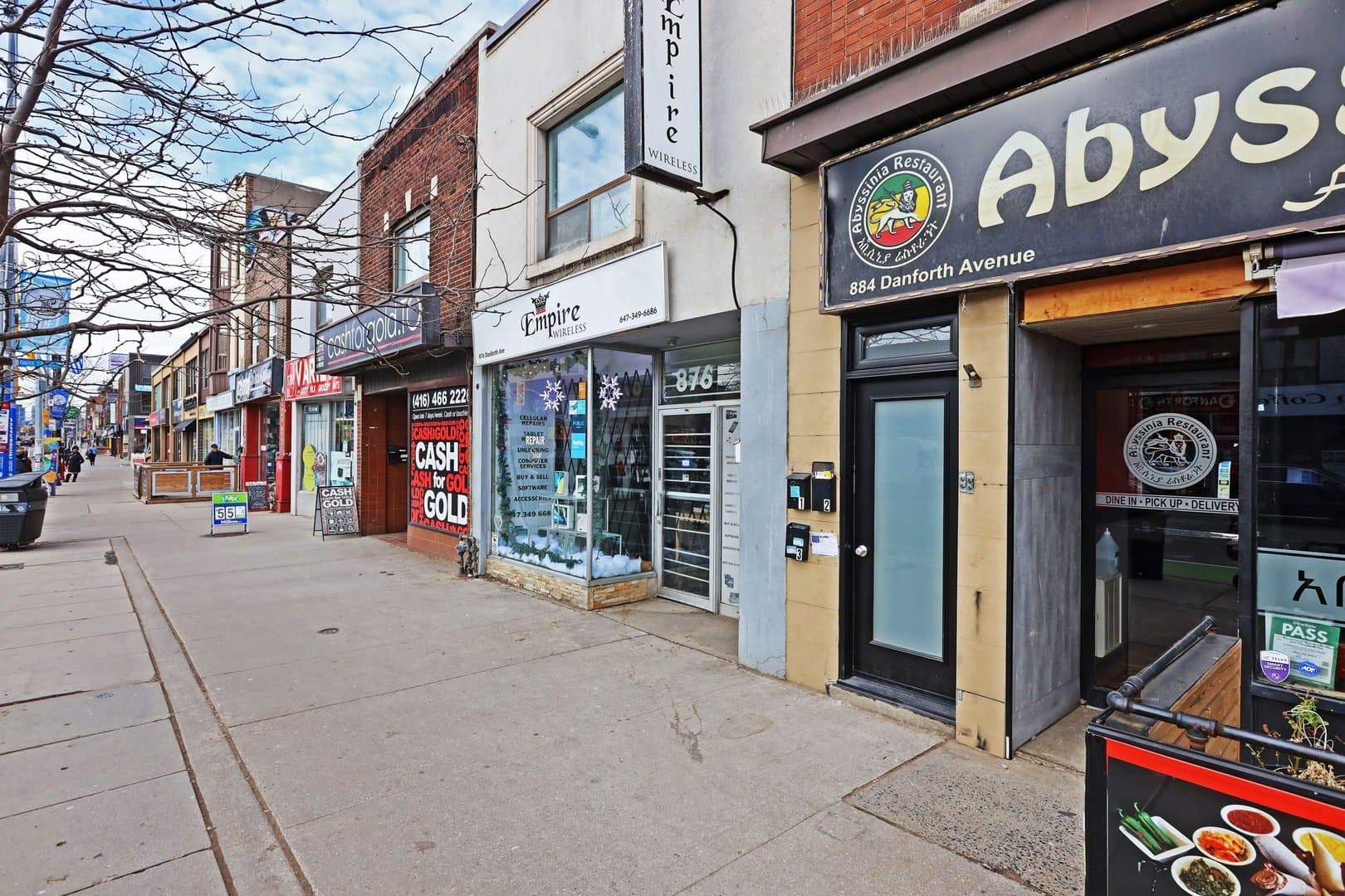 884 Danforth Avenue - Photo 2