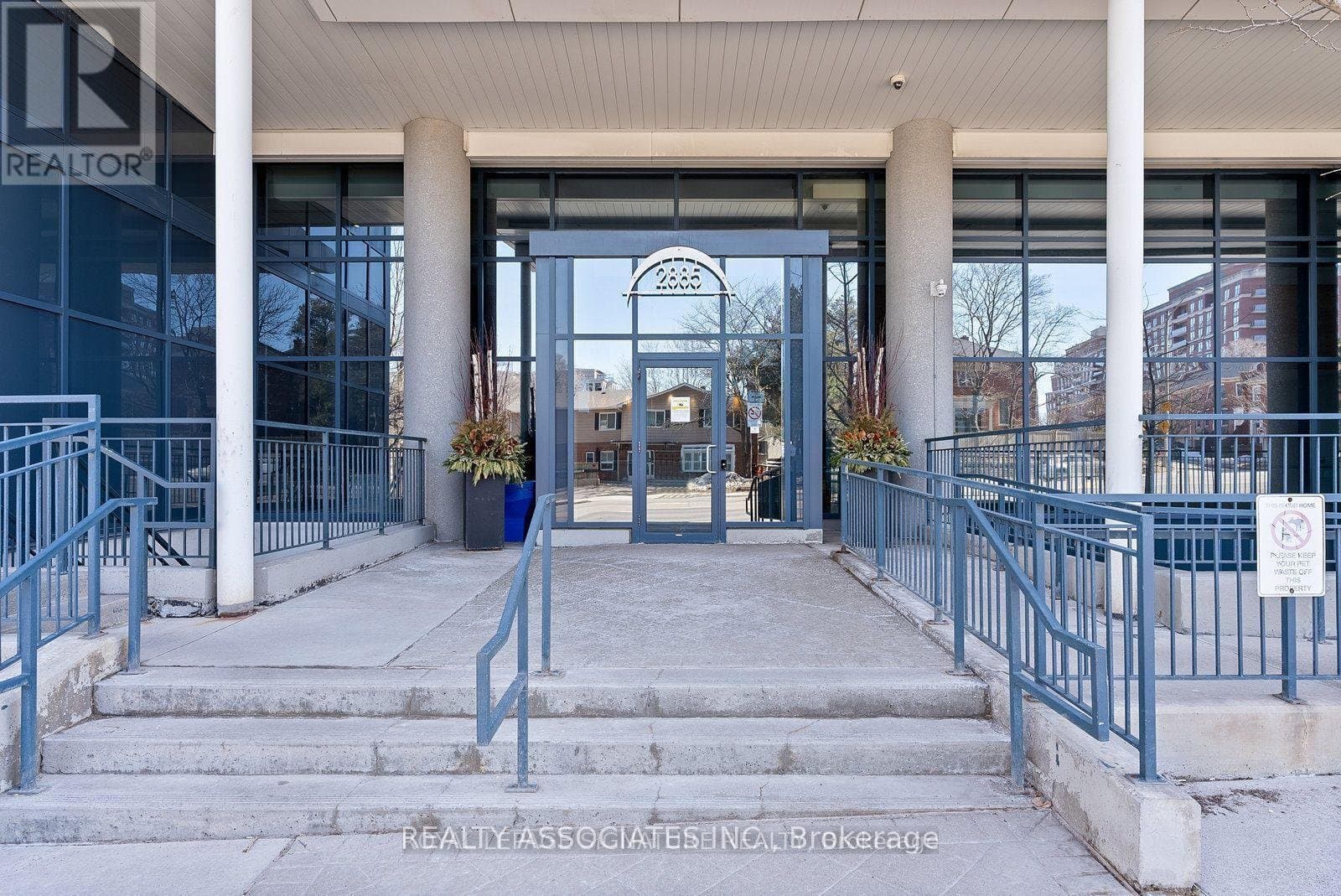 2885 Bayview Avenue - Photo 2