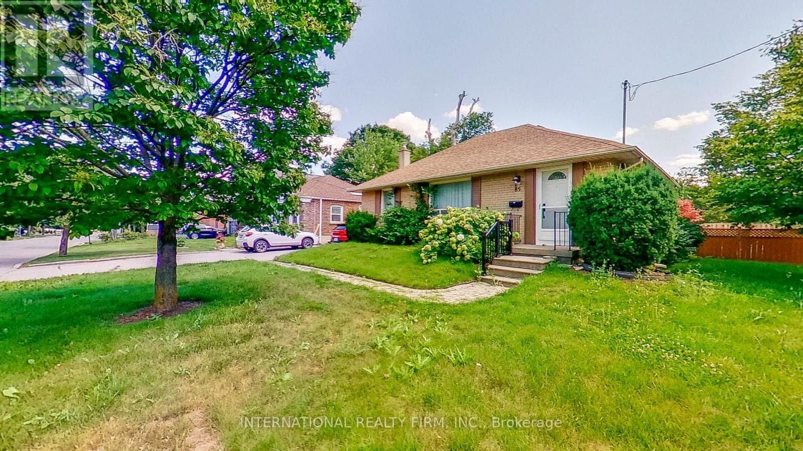 85 Churchill Avenue - Photo 2