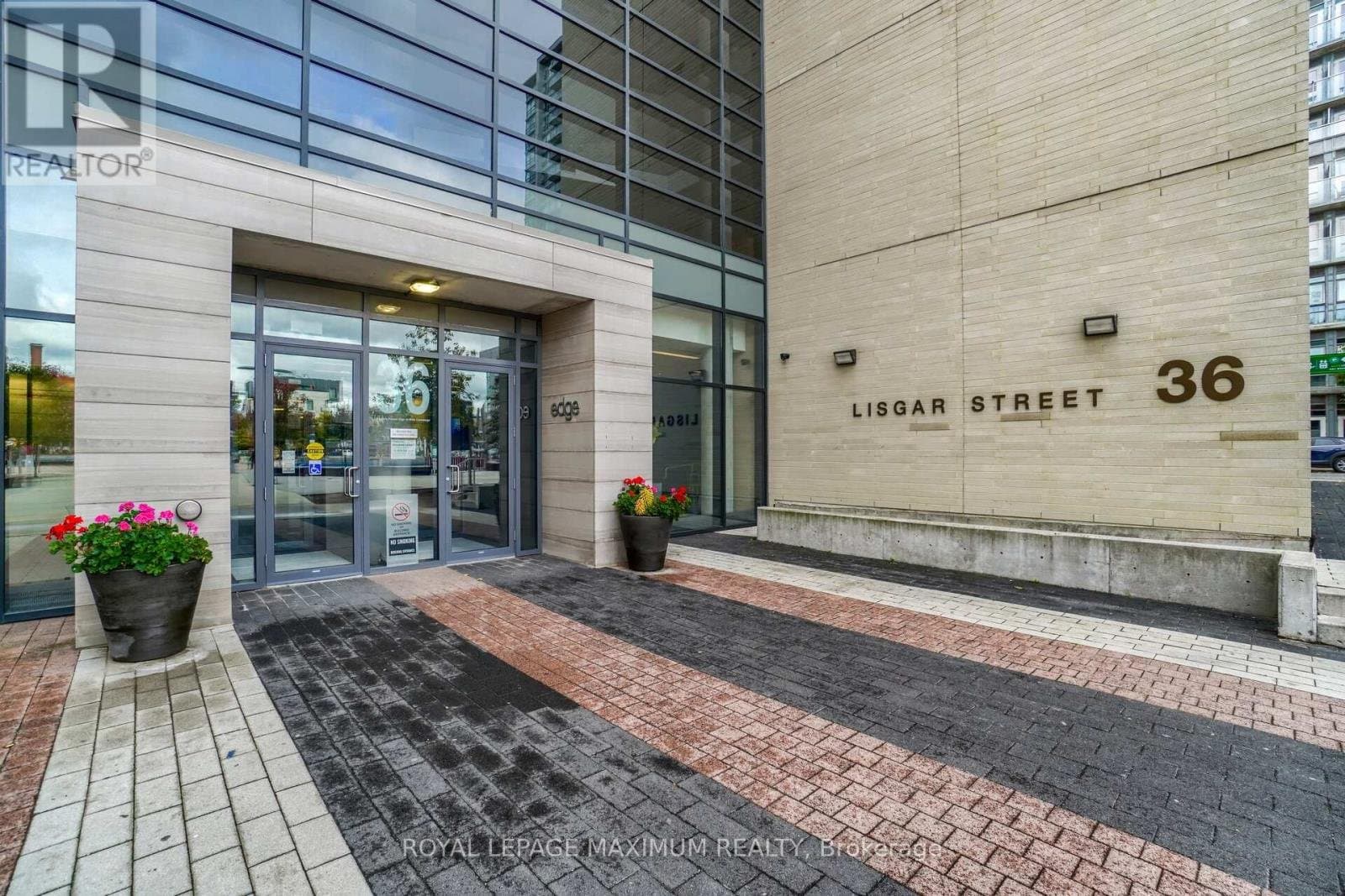 36 Lisgar Street - Photo 3