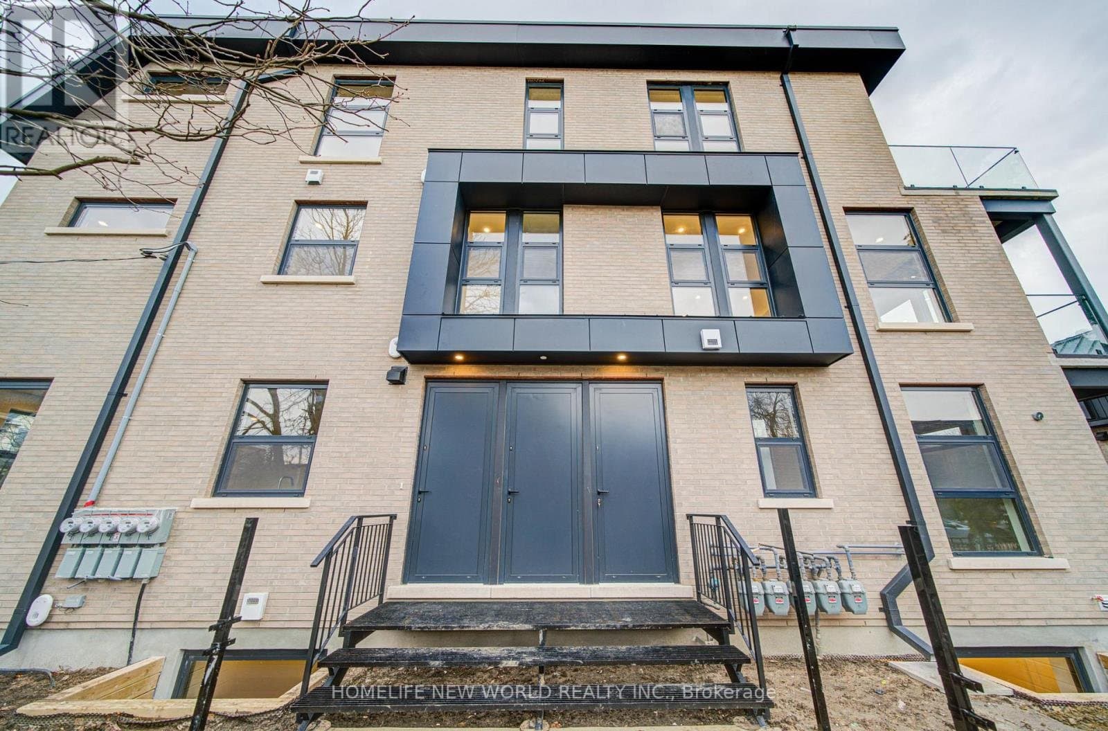 78 Gladstone Avenue - Photo 2