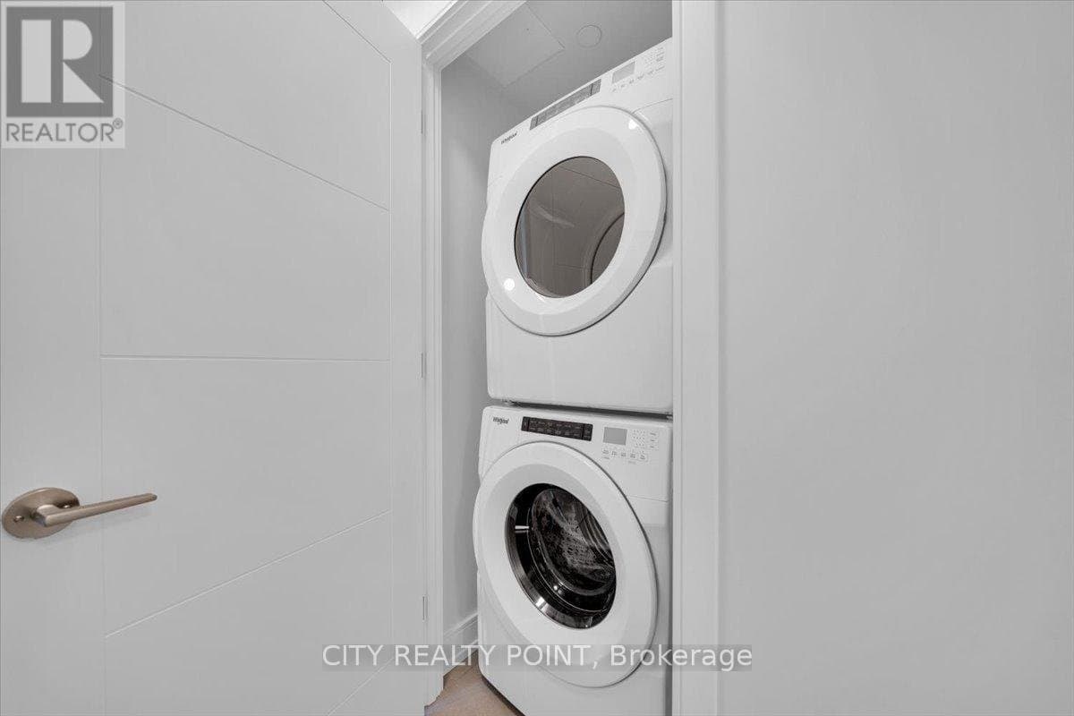 664 Spadina Avenue - Photo 2