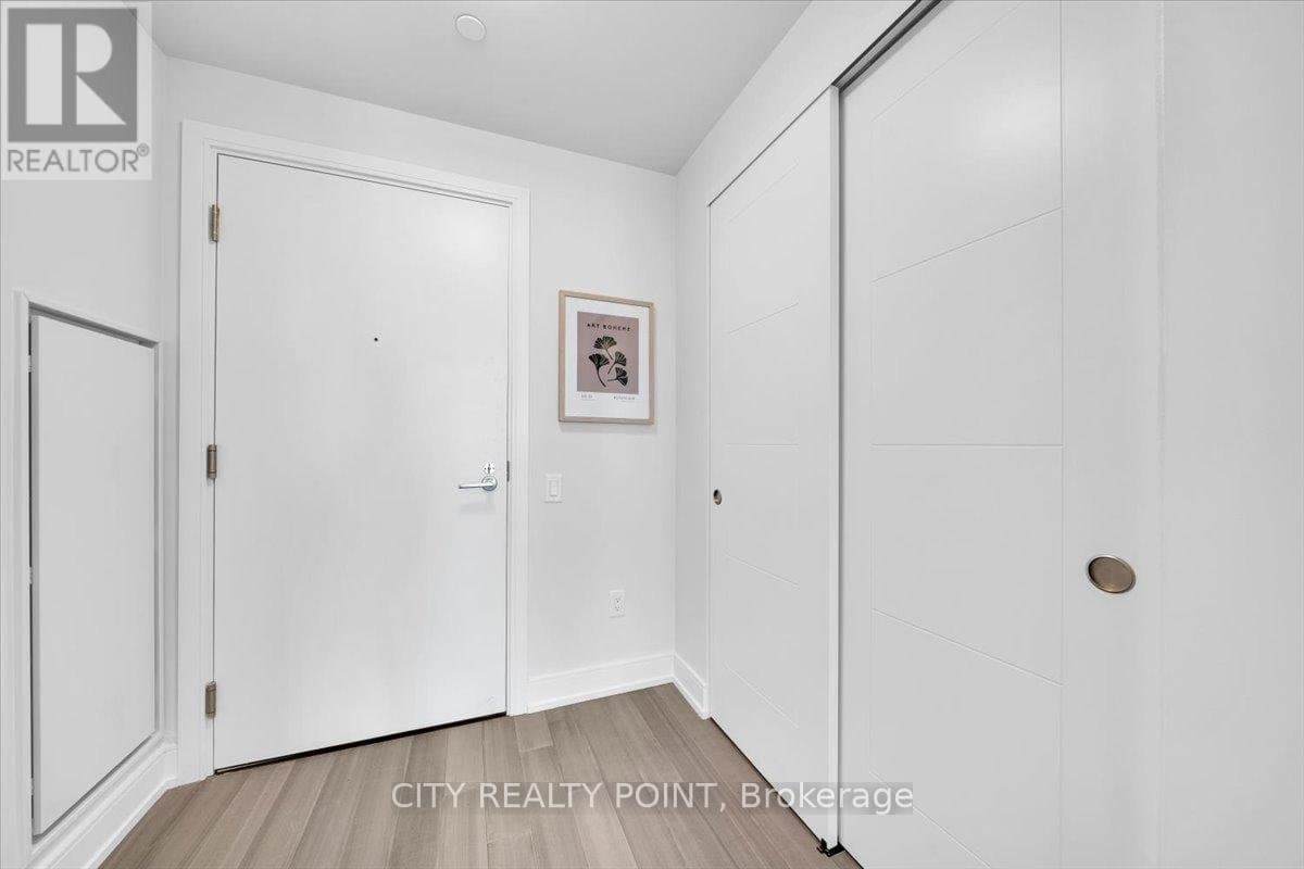 664 Spadina Avenue - Photo 2