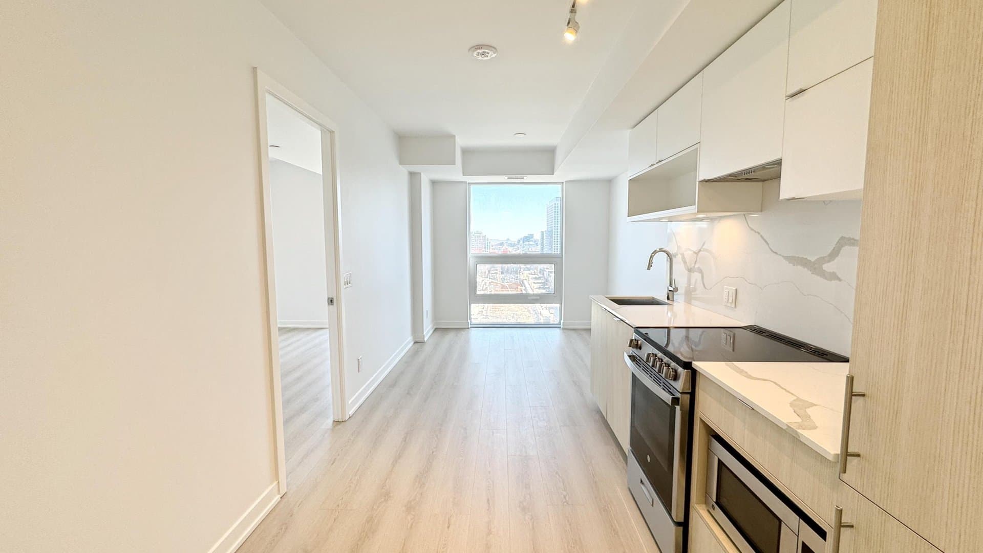 100 Queen Street East - Photo 4