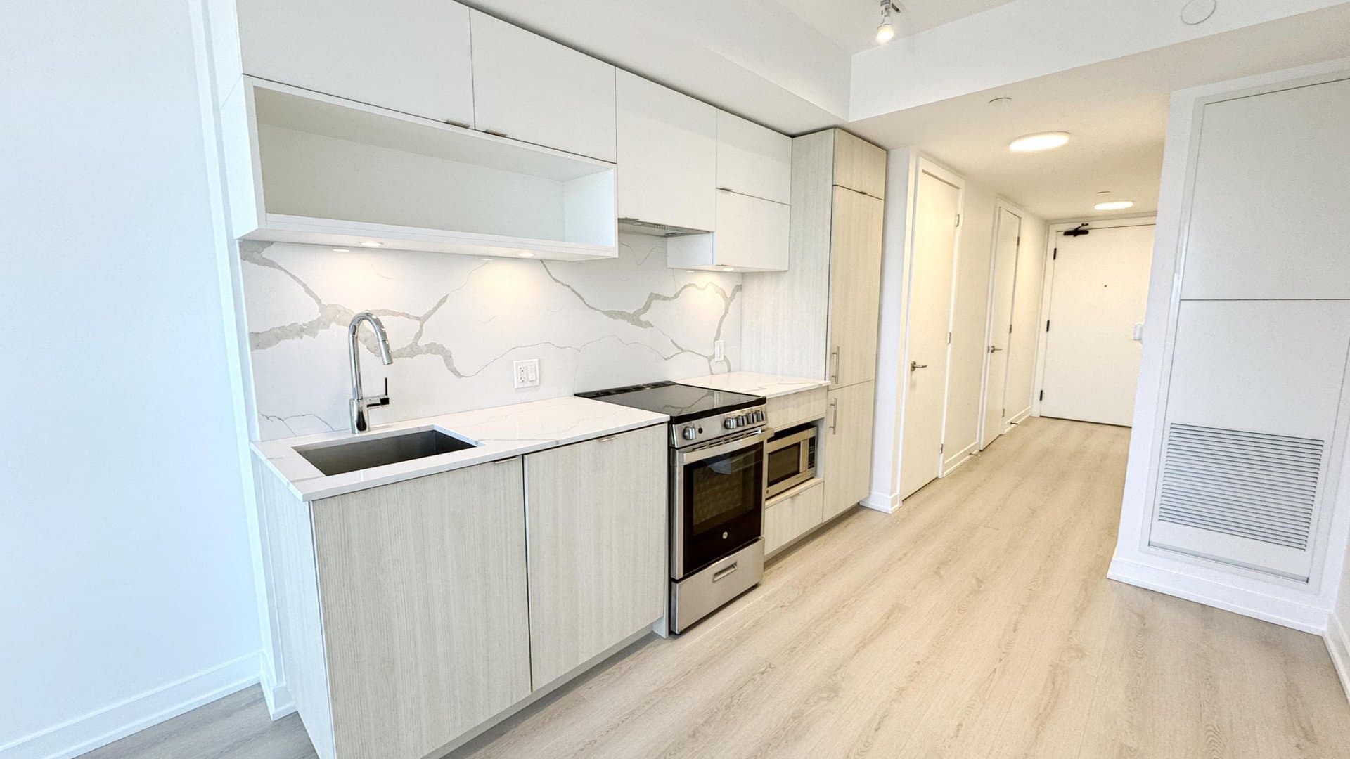 100 Queen Street East - Photo 3