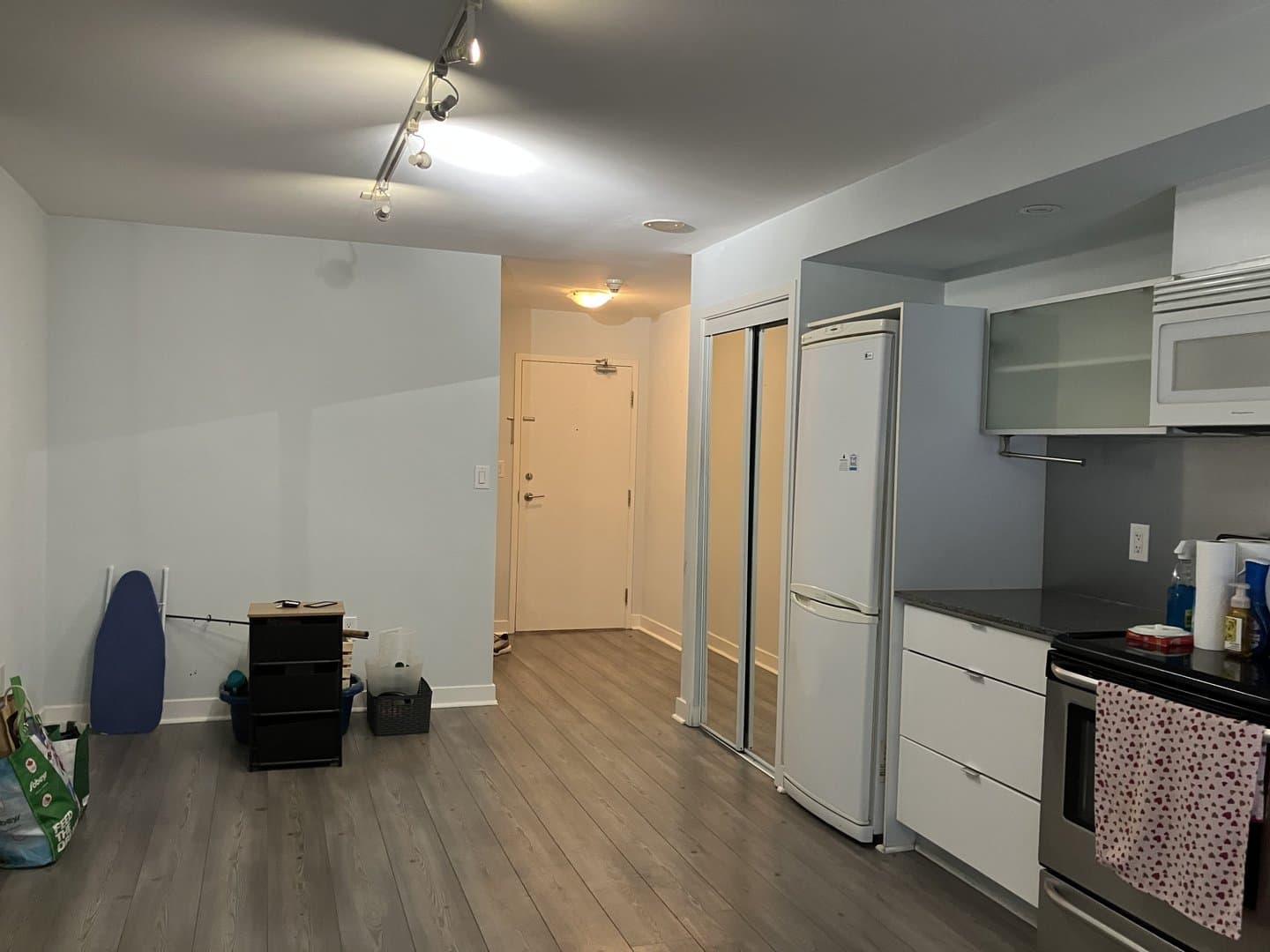 4 Spadina Avenue - Photo 4