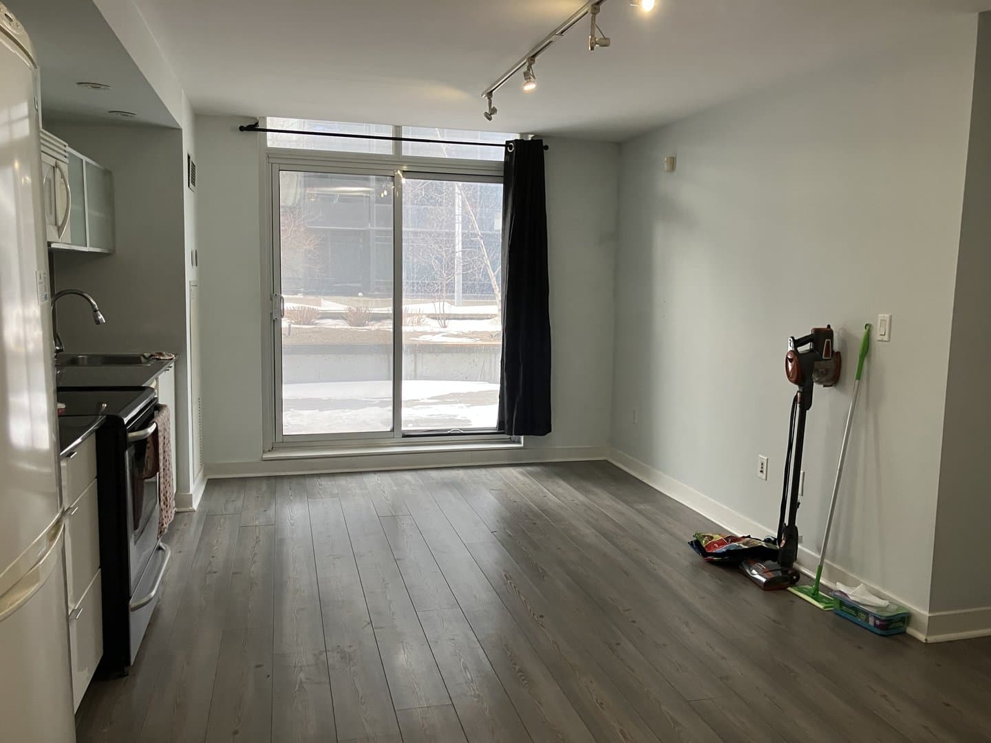 4 Spadina Avenue - Photo 3