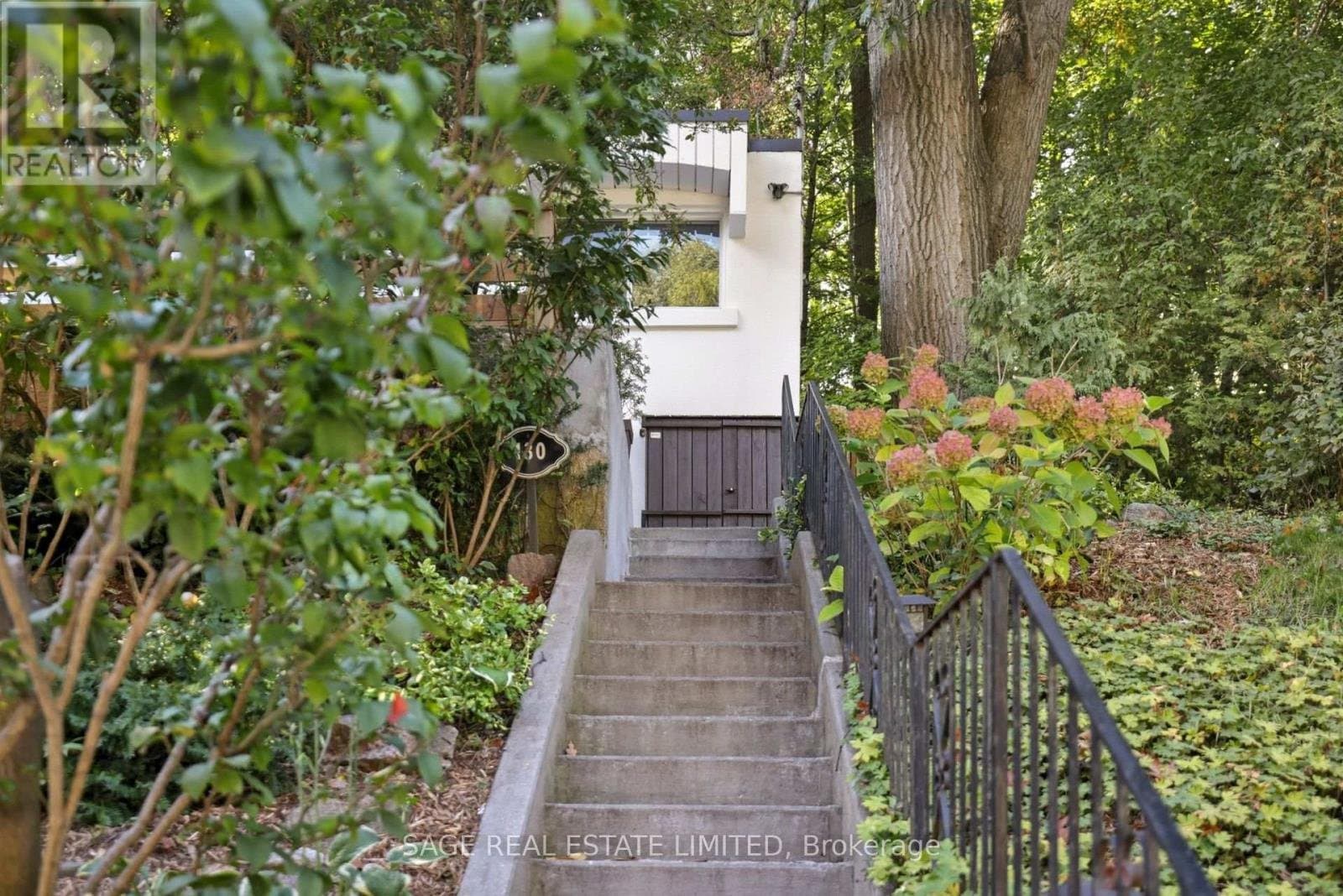 130 Neville Park Boulevard - Photo 2