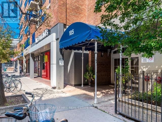 105 Mccaul Street