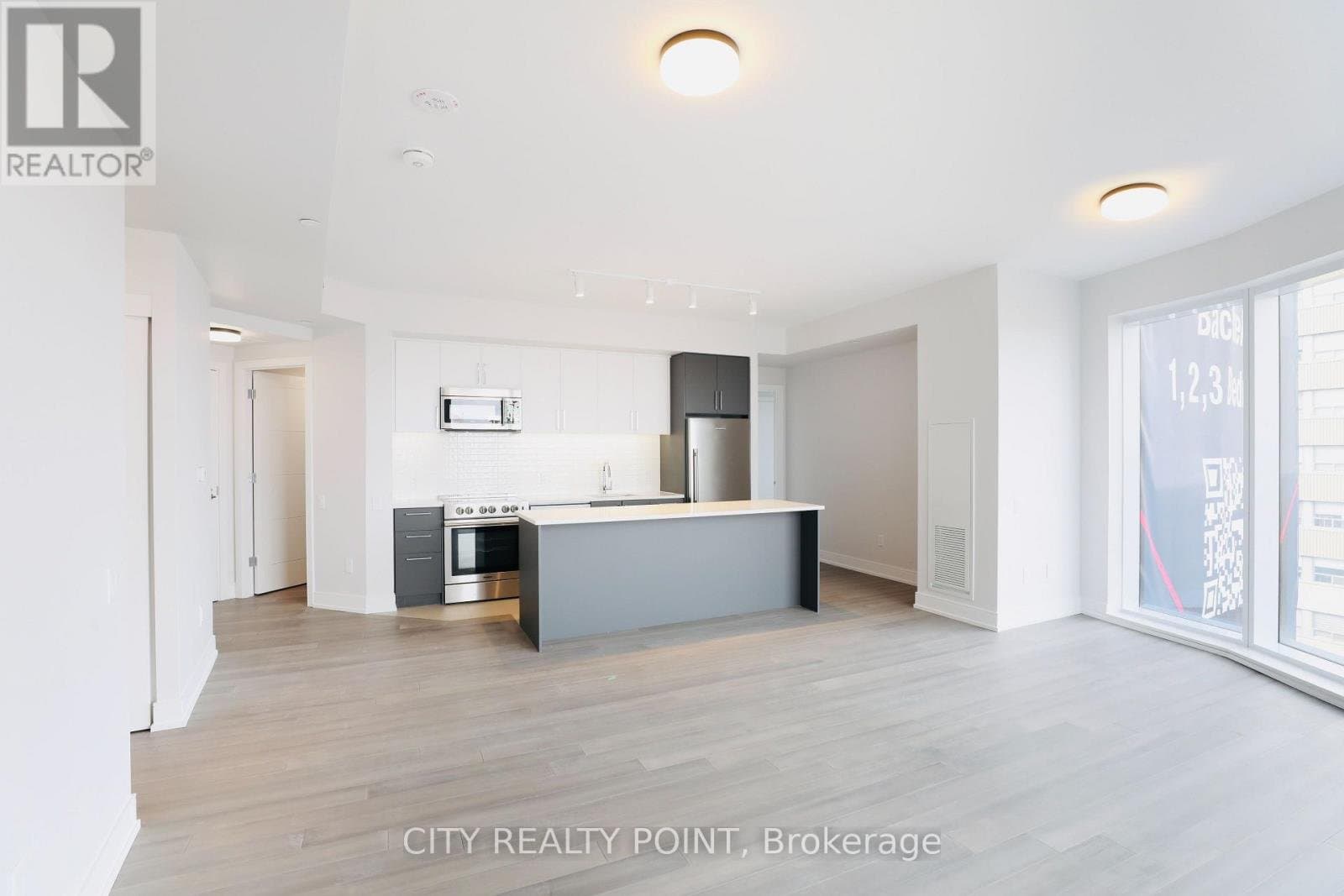 2525 Bathurst Street - Photo 2