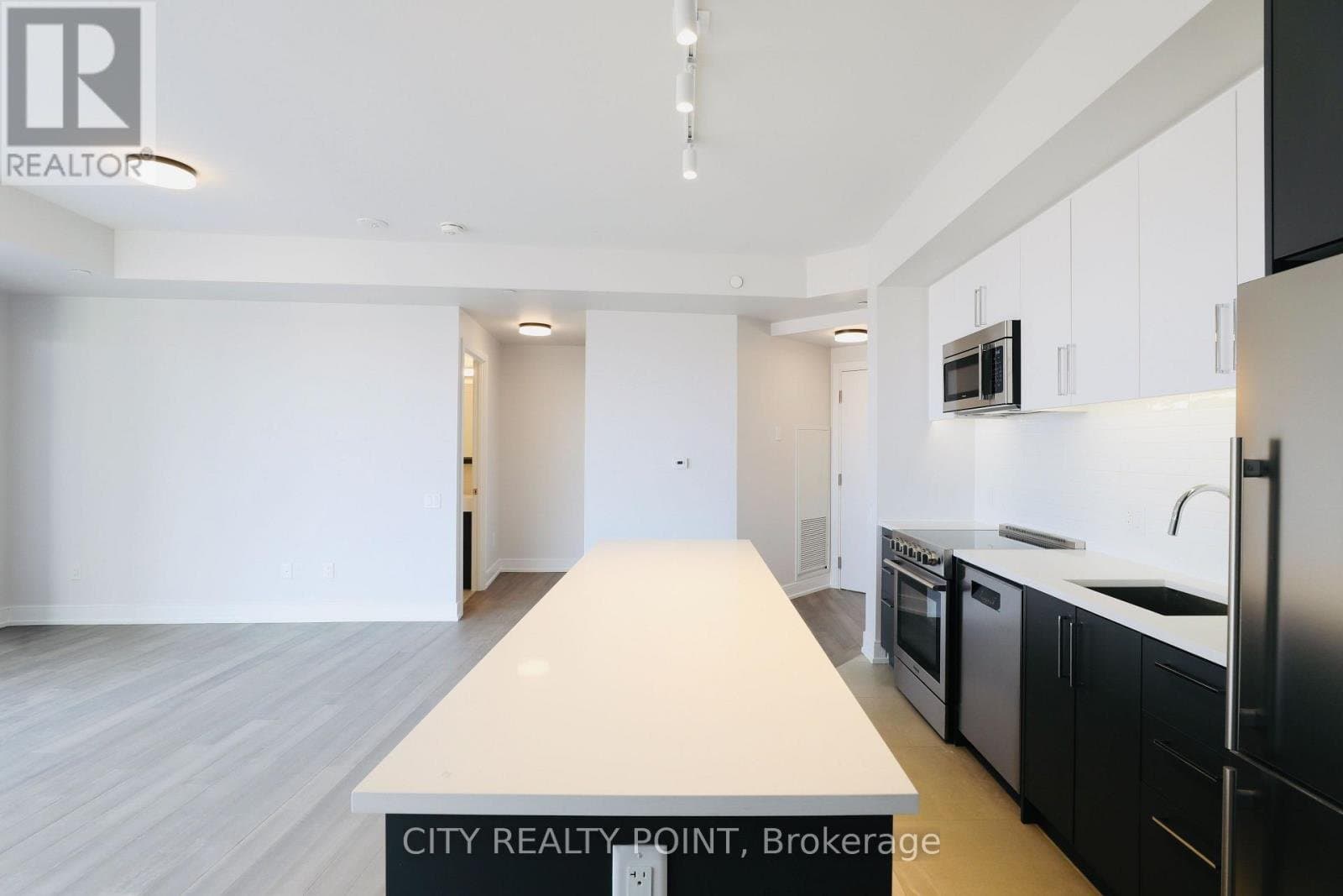 2525 Bathurst Street - Photo 4