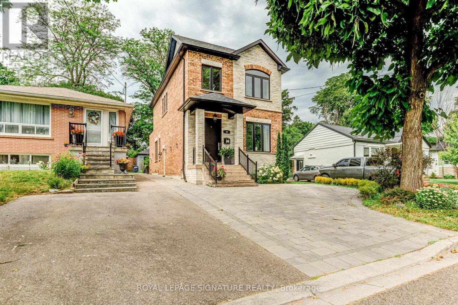 36 Roxaline Street - Photo 2