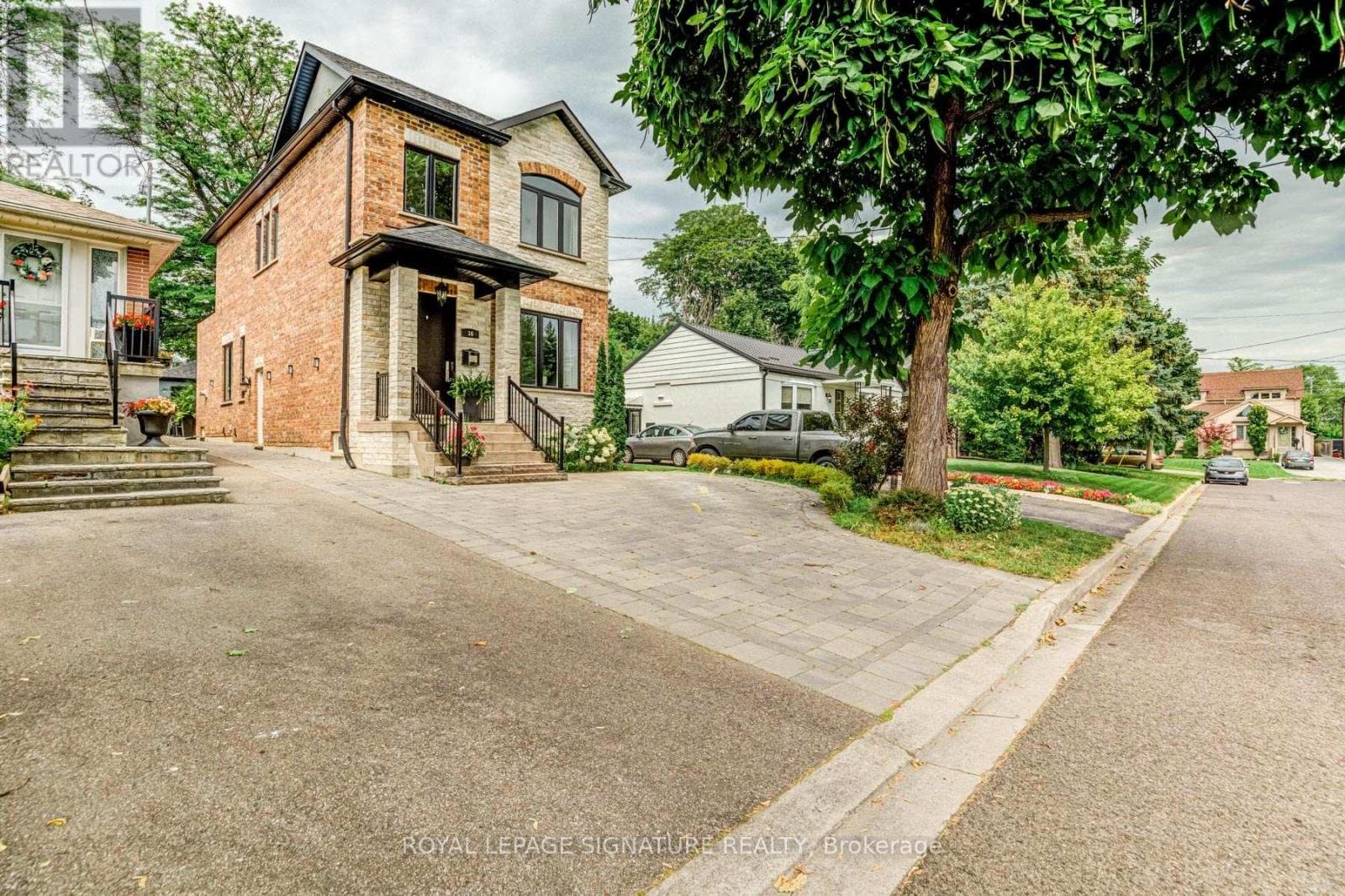 36 Roxaline Street - Photo 3