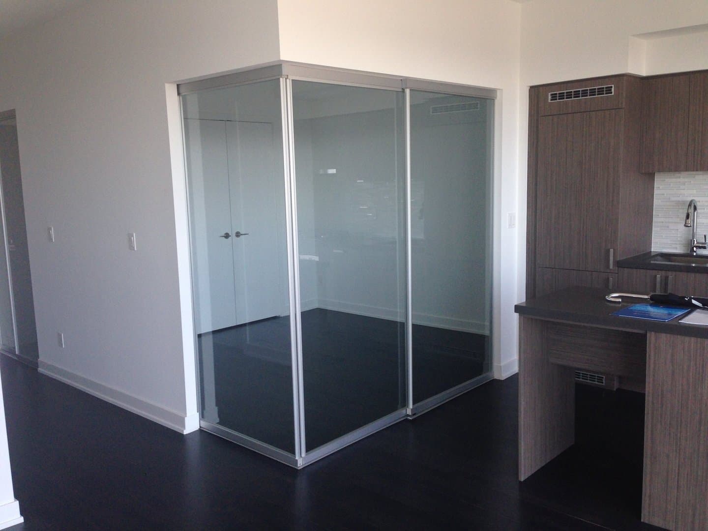 501 Saint Clair Avenue West - Photo 2