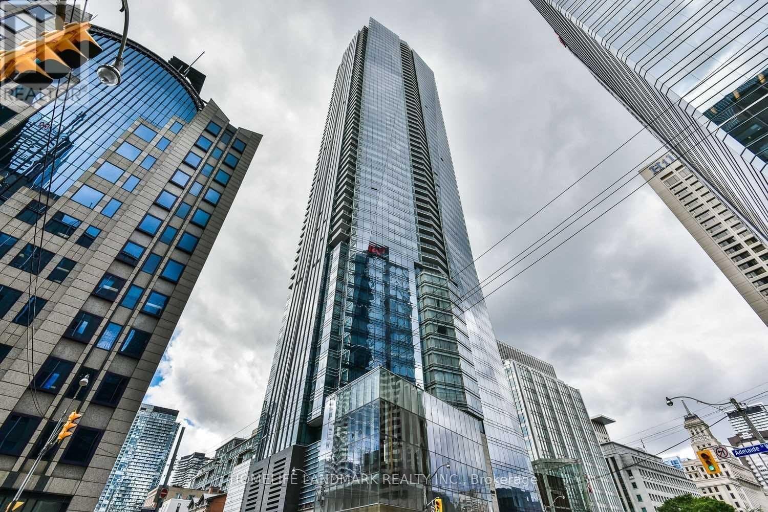 180 University Avenue - Photo 2