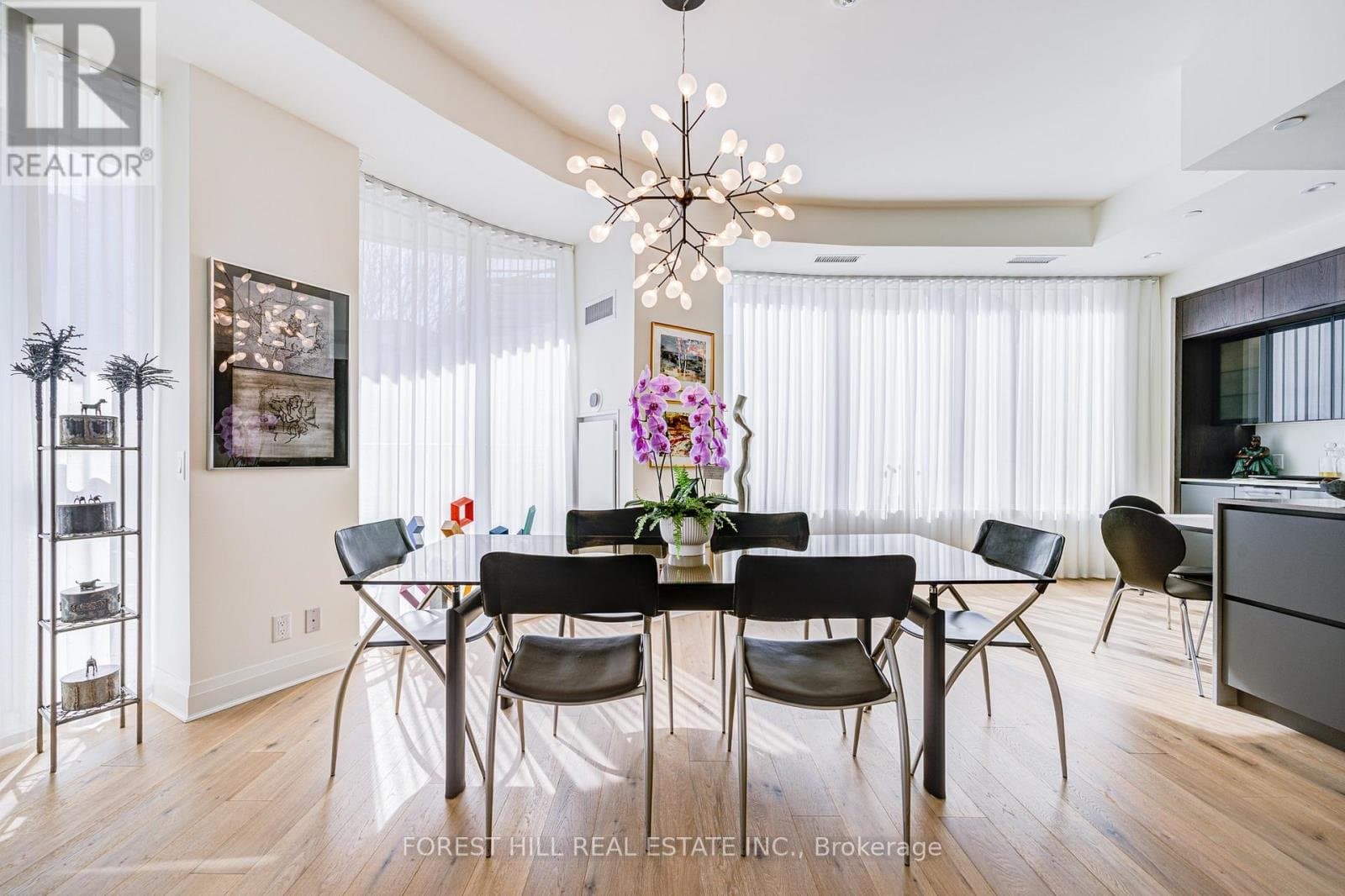 151 Avenue Road - Photo 2
